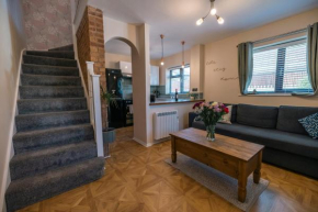 The Comfy House - Inc Free Parking, Smart TV, Full Kitchen, Washing machine - Winter Deal